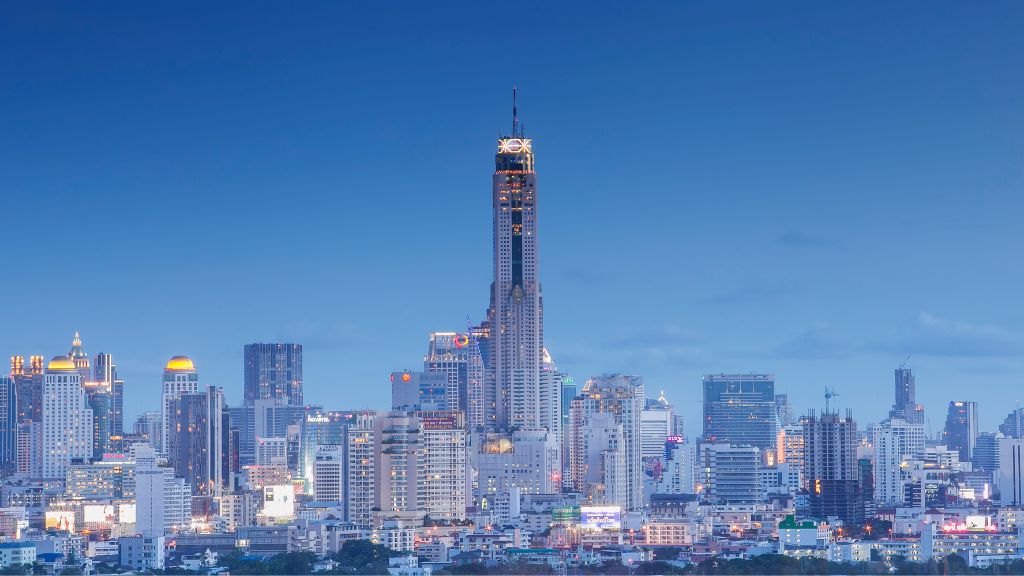 Tòa nhà Baiyoke Sky tráng lệ từ xa