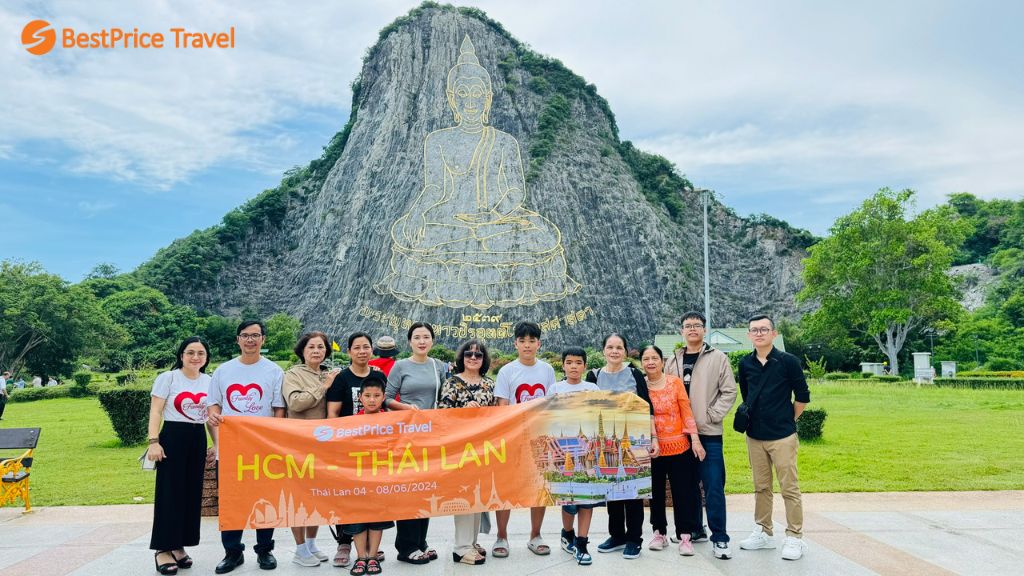Đoàn khách Vietpower check in Núi Trân Bảo Phật Sơn