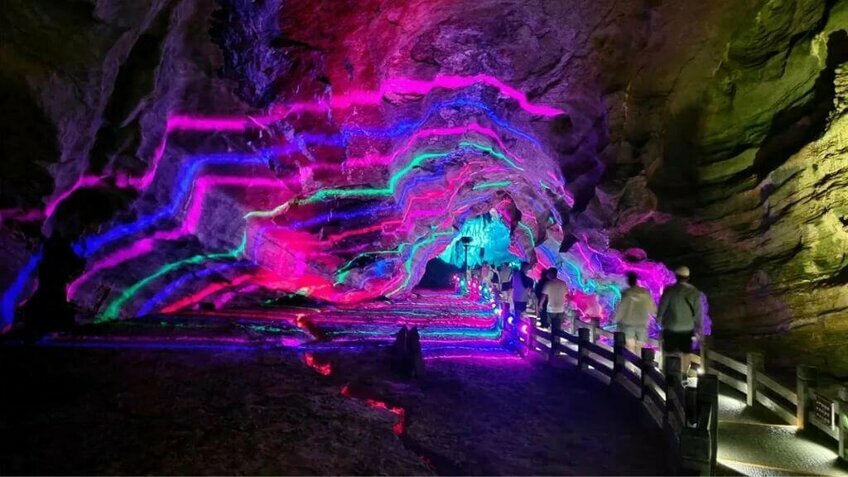 Tour Ân Thi – Phượng Hoàng Cổ Trấn – Trương Gia Giới 6 Ngày 5 Đêm Từ Hà Nội