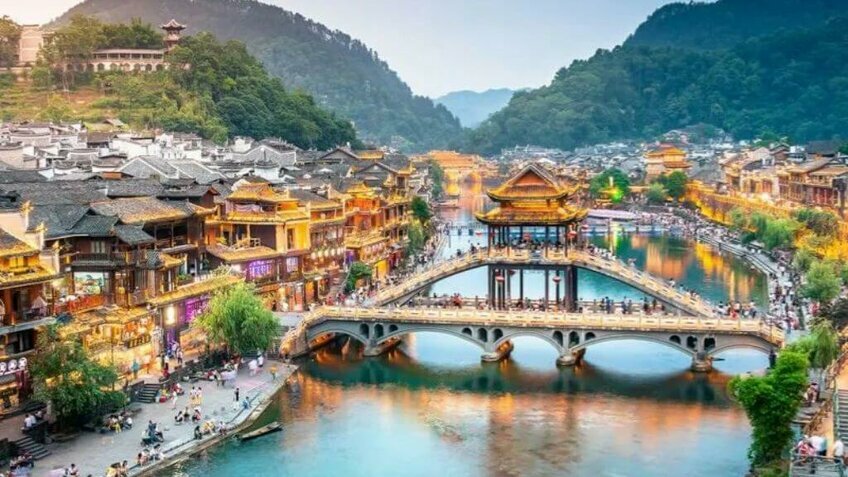 Tour Ân Thi – Phượng Hoàng Cổ Trấn – Trương Gia Giới 6 Ngày 5 Đêm Từ Hà Nội