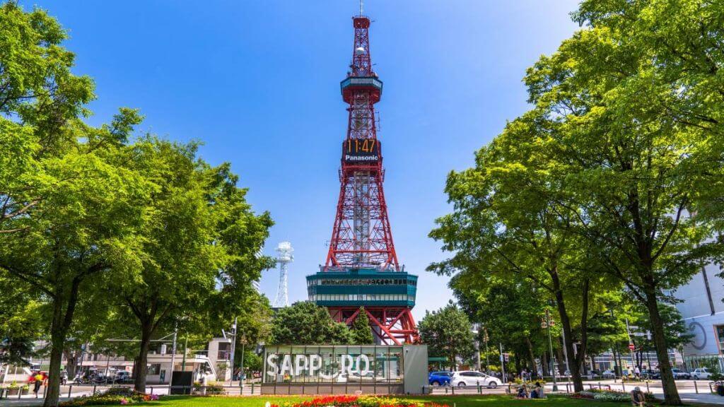 Công viên Odori xanh mát, dài rộng giữa lòng Sapporo