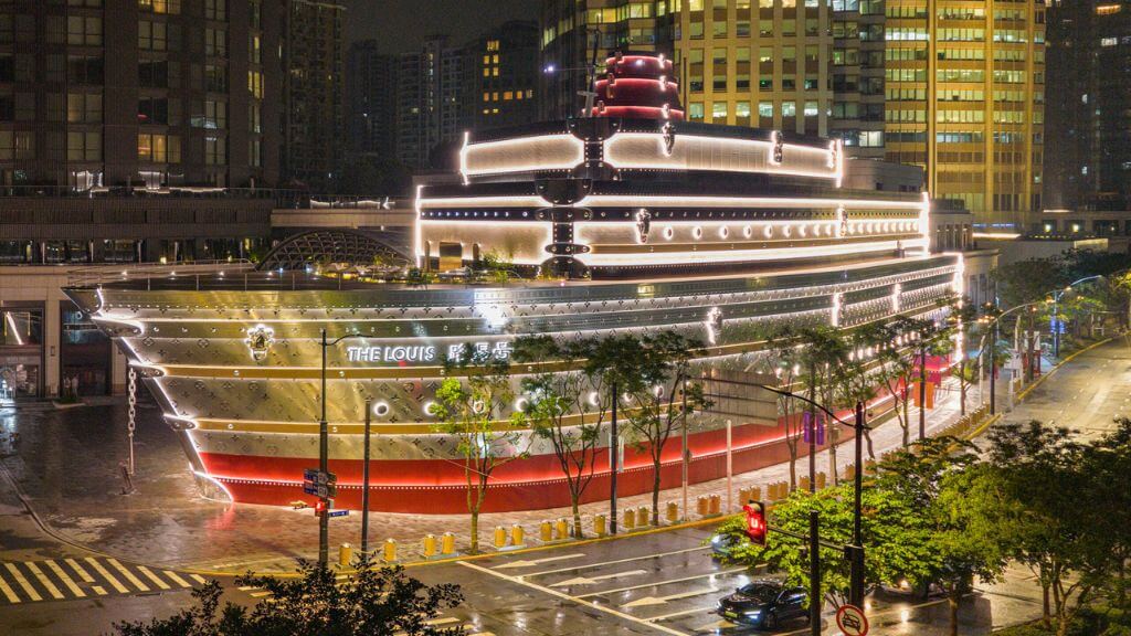 Check in The Louis (Taikoo Hui) – sang trọng, góc chụp đẹp ở Thượng Hải.