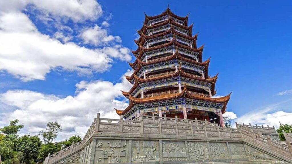 Toà tháp 7 tầng hình bát giác độc đáo tại Mông Tự