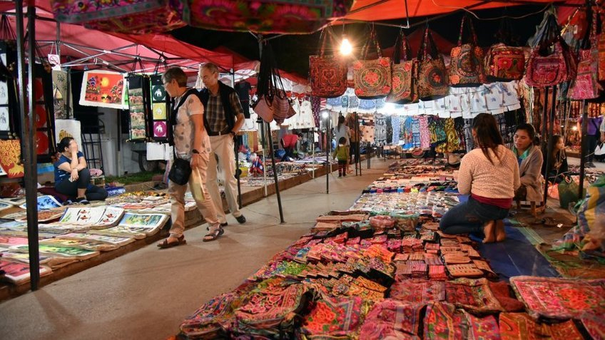 Tour Lào 6 Ngày 5 Đêm | Khám Phá Luang Prabang - Viêng Chăn - Cánh Đồng Chum