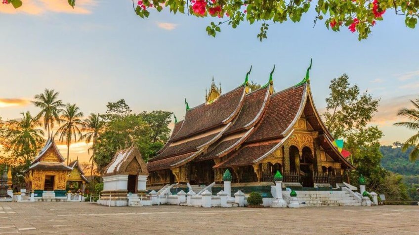 Tour Lào 6 Ngày 5 Đêm | Khám Phá Luang Prabang - Viêng Chăn - Cánh Đồng Chum