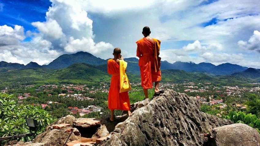Tour Lào 6 Ngày 5 Đêm | Khám Phá Luang Prabang - Viêng Chăn - Cánh Đồng Chum