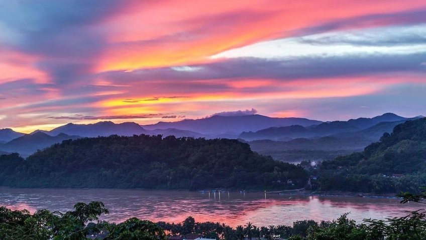 Tour Lào 6 Ngày 5 Đêm | Khám Phá Luang Prabang - Viêng Chăn - Cánh Đồng Chum