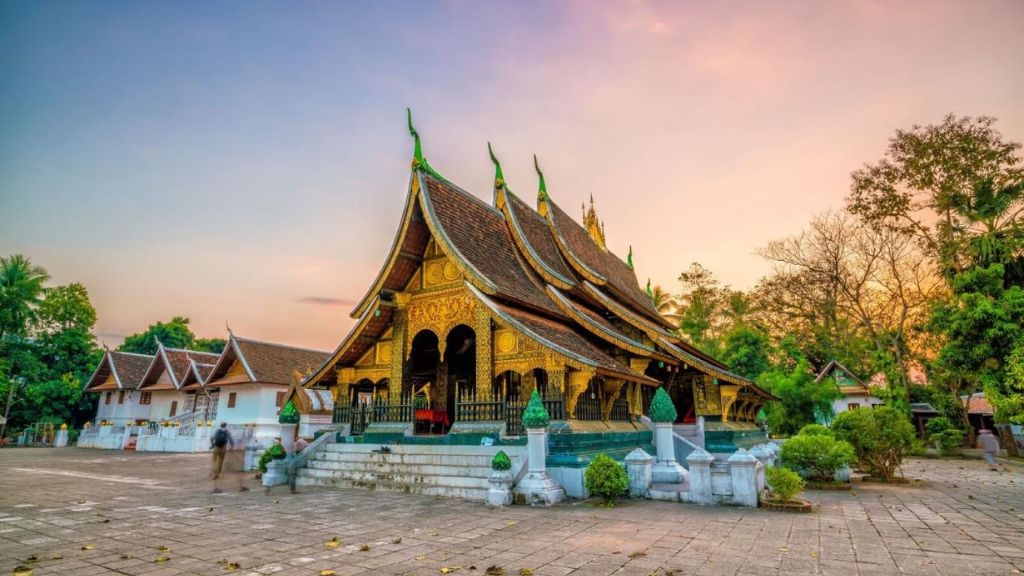 Viếng thăm Chùa Xieng Thong
