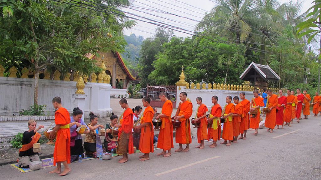 Tham gia Tắc Bạt cùng người dân địa phương