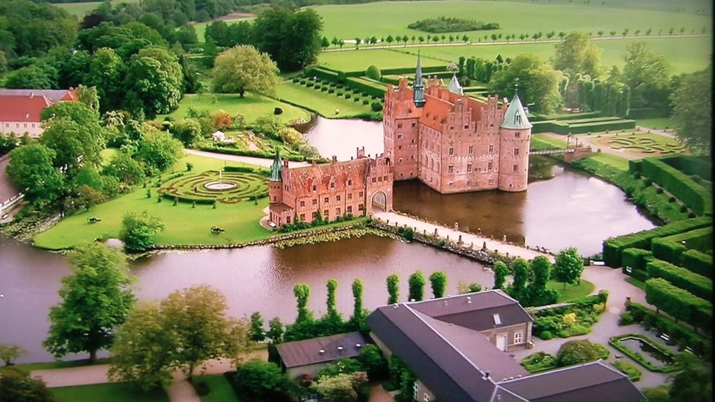 Lâu đài Egeskov nguy nga