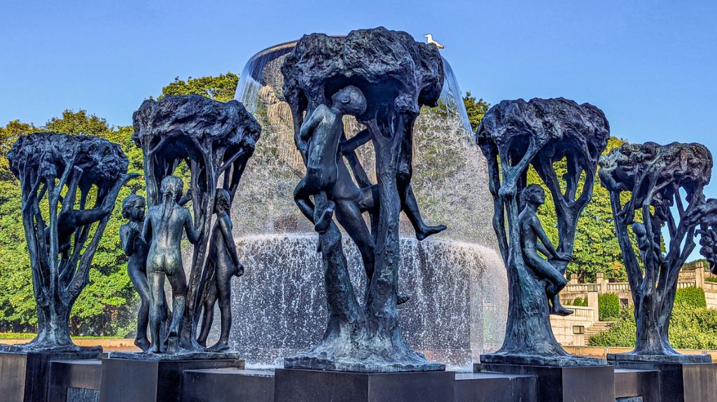 Vườn tượng Vigeland Sculpture với hơn 212 tác phẩm điêu khắc trần tục