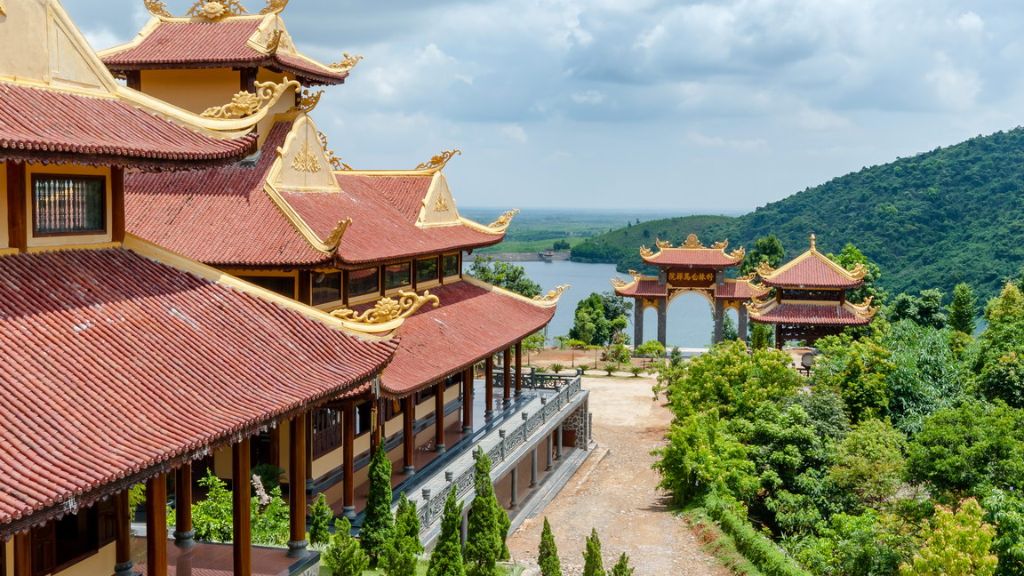 Thiền Viện Trúc Lâm là một trong những địa điểm tham quan được nhiều du khách yêu thích