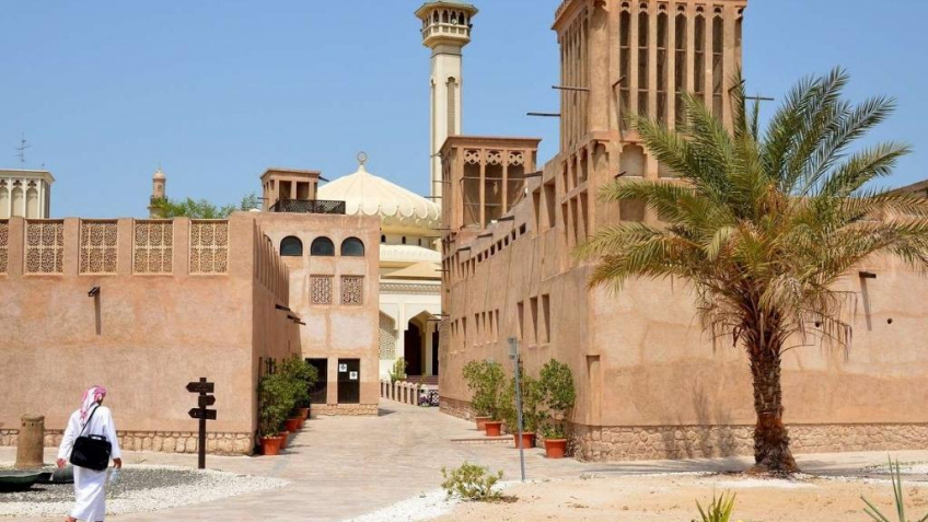 Du lịch Dubai: Safari - Abu Dhabi 6N5Đ (Bay hàng không 5* Emirates)