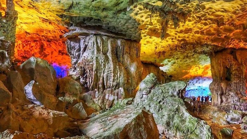 Tour Hạ Long 2 Ngày 1 Đêm Từ Hà Nội | Khám Phá Vịnh Hạ Long, Đảo Titop