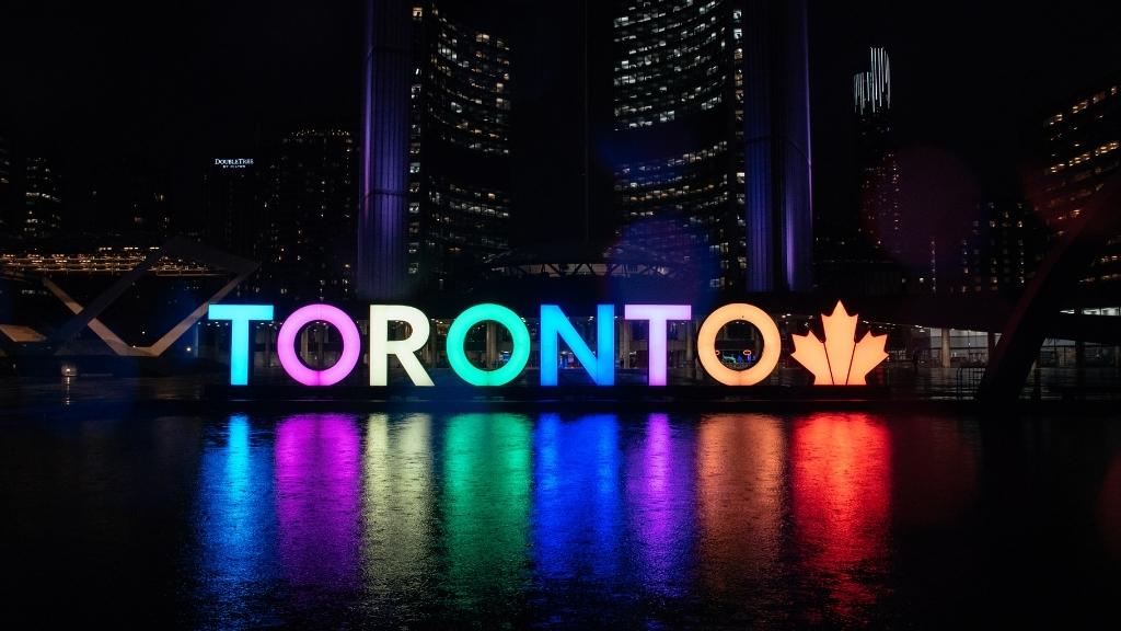 Thành phố Toronto rực rỡ về đêm