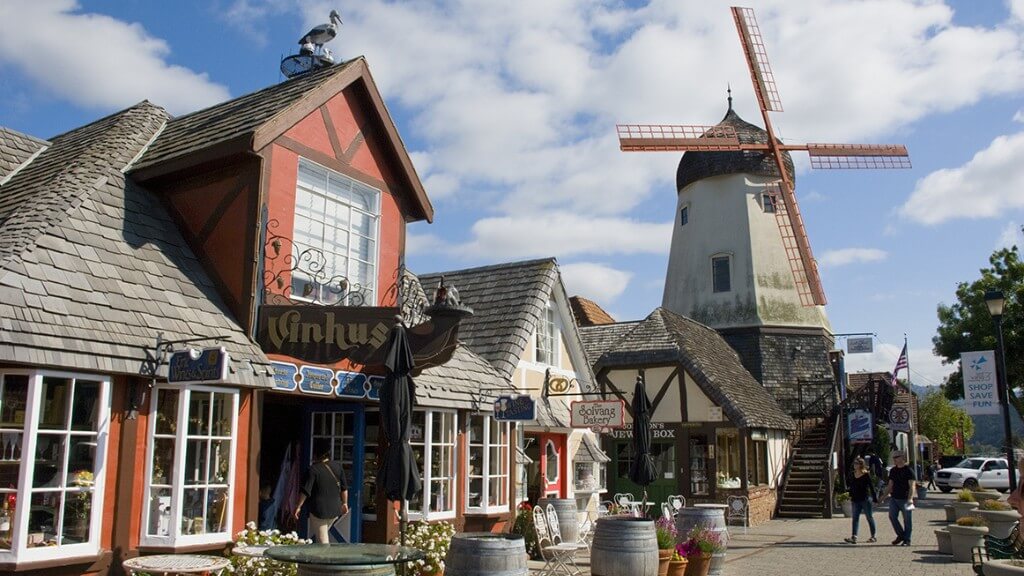 Cối xay gió Windmill biểu tượng của thị trấn Solvang