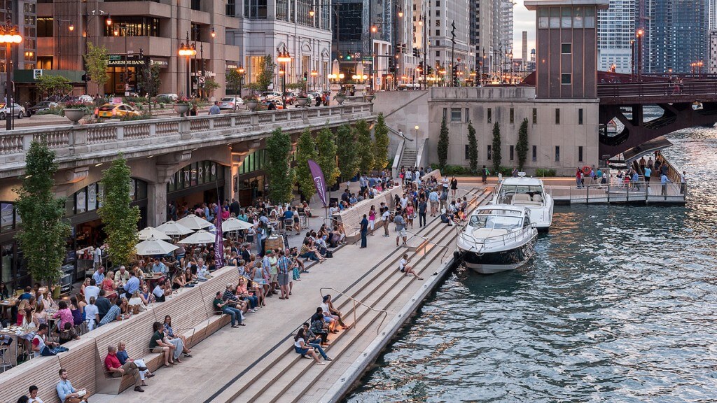 Dạo bộ, thư giãn tại Chicago Riverwalk