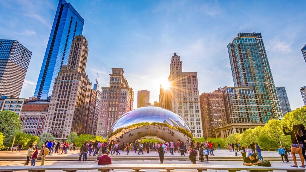 Tham quan Cloud Gate (The Bean) tại Công viên Thiên niên kỷ Millennium Park