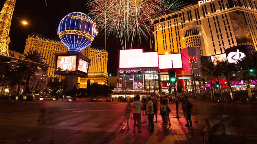 Khám phá thành phố không ngủ Las Vegas