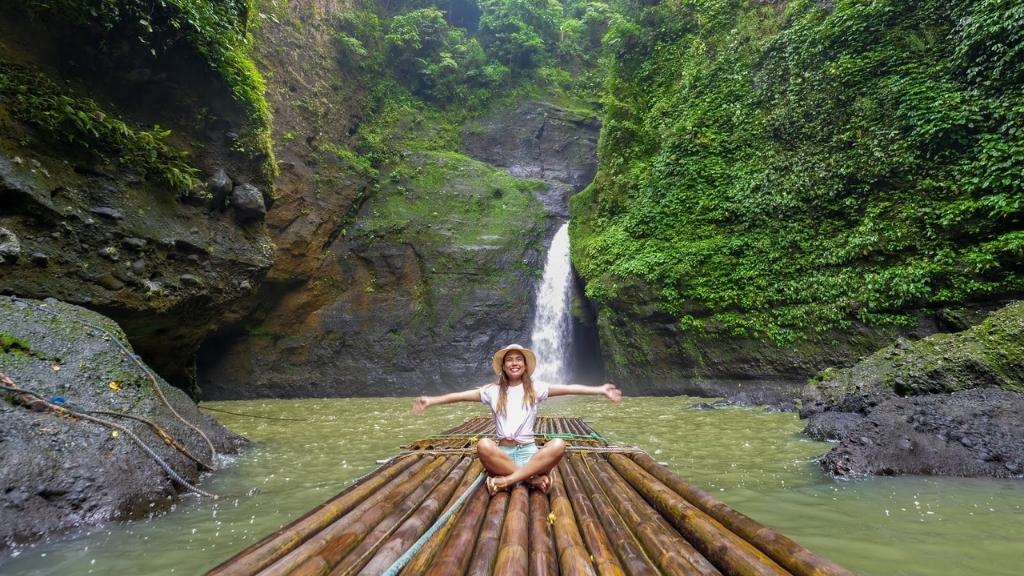 Trải nghiệm chèo thuyền Thác nước Pagsanjan