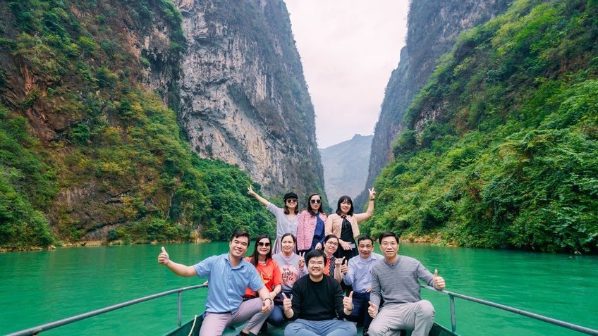 Tour Hà Giang Cao Bằng 4 Ngày 3 Đêm | Cao Nguyên Đá Đồng Văn - Thác Bản Giốc - Ngườm Ngao