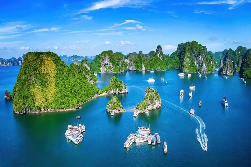 Tour Du Thuyền Hạ Long 5 Sao 2 Ngày 1 Đêm | Nghỉ Dưỡng Trên Vịnh Hạ Long