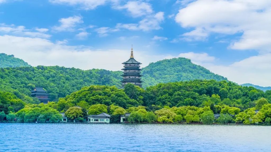 Khung cảnh yên bình tại Tây Hồ Hàng Châu
