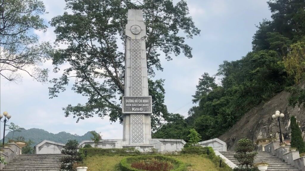 Check in Cột mốc Km0 điểm đầu của đường Hồ Chí Minh lịch sử
