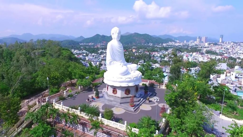 Tham quan chùa Long Sơn - ngôi chùa sở hữu bức tượng Phật Tổ ngoài trời lớn nhất Việt Nam