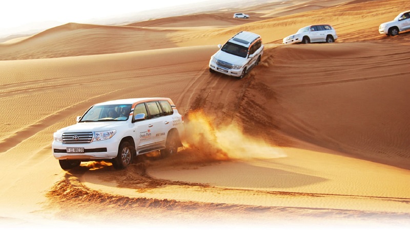 Đua Xe Land Cruiser Chinh Phục Cồn Cát