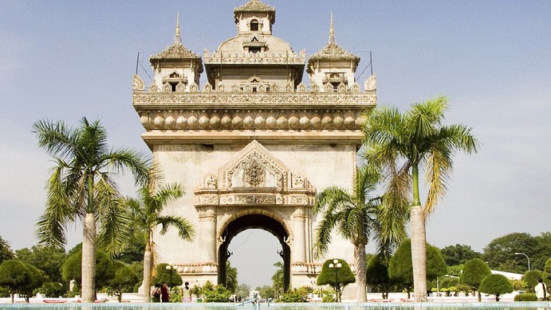 Tượng đài Chiến Thắng Patuxay
