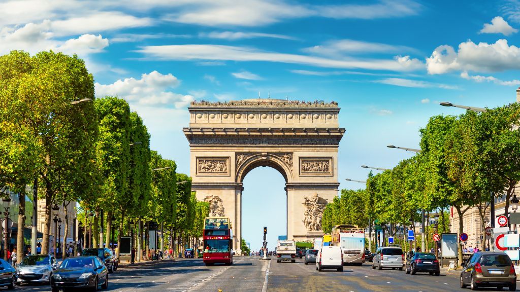 Cổng Khải Hoàn Môn với kiến trúc nổi tiếng