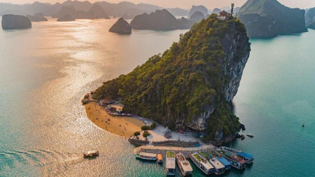 Toàn cảnh đảo Titop