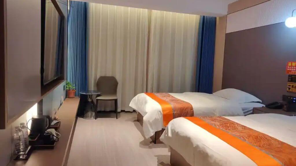 Đoàn nghỉ ngơi tại khách sạn (Dự kiến Enshi Huasheng Kaiyue Hotel 4)