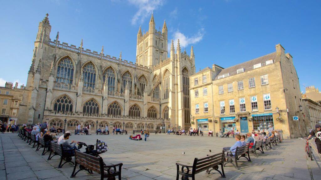 Khám phá Tu viện Bath Abbey hùng vĩ