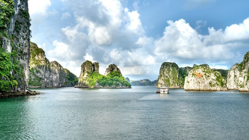Hành Trình Miền Bắc Ấn Tượng: Hà Nội - Hạ Long - Ninh Bình - Sapa 5N4Đ từ Hồ Chí Minh