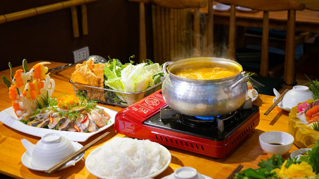 Lẩu cá tầm Sapa được du khách yêu thích