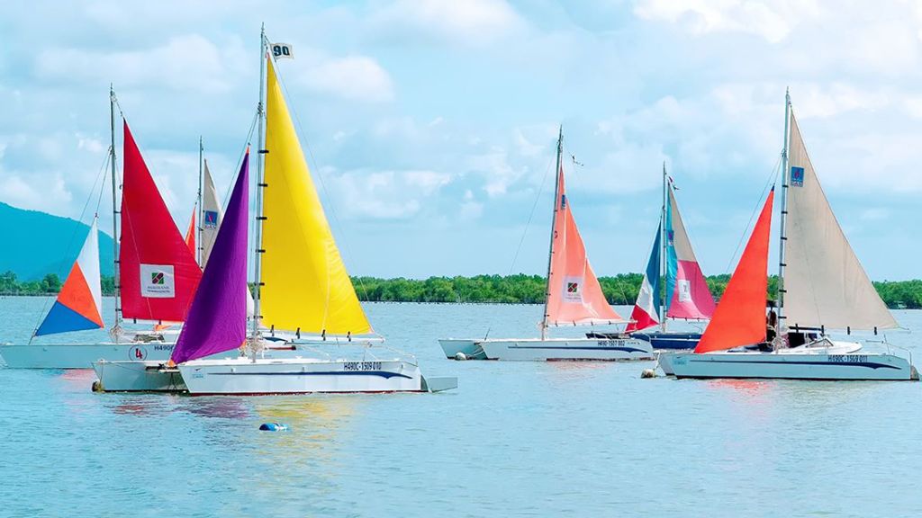 Bến du thuyền Marina