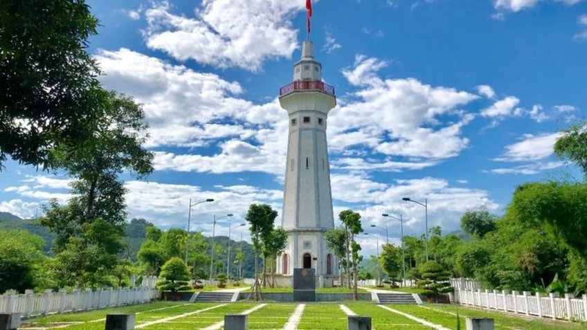 Tour Y Tý 4 Ngày 3 Đêm Từ TP.HCM | Săn Mây Ngải Thầu - Lũng Pô - Mường Hum