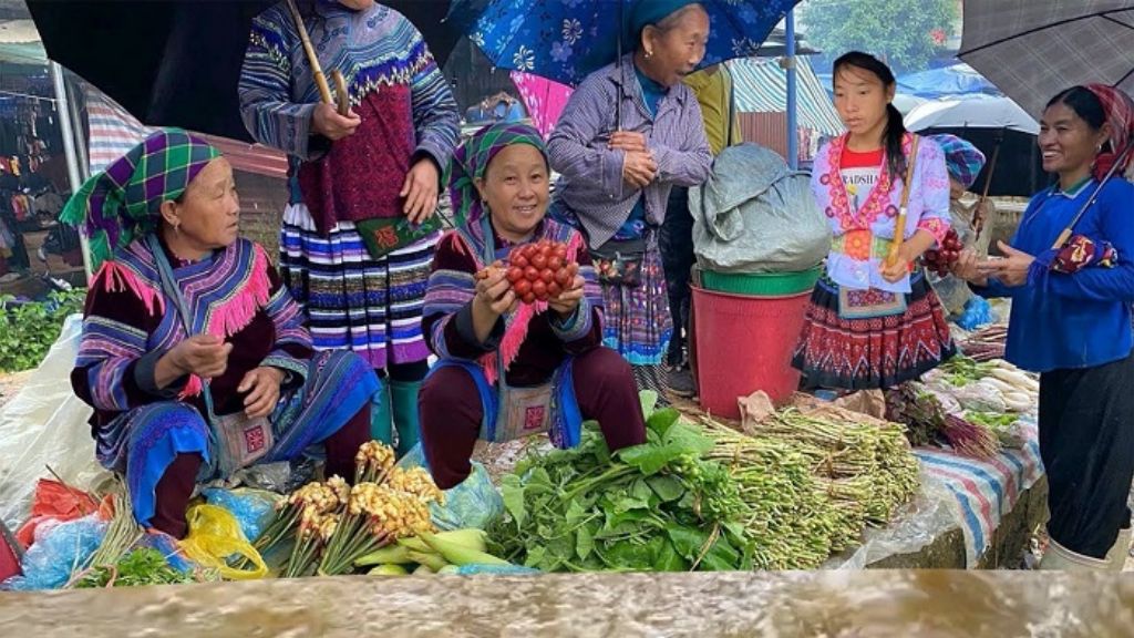 Chợ phiên Mường Hum