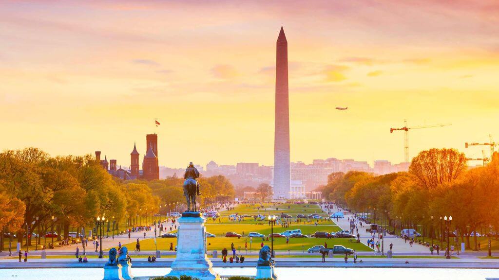 Đài tưởng niệm Washington – tháp đá cao vút giữa trung tâm thành phố
