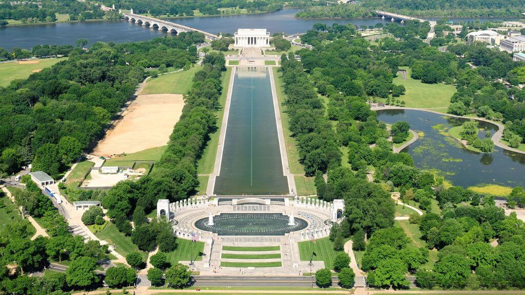 National Mall là nơi tập trung nhiều công trình biểu tượng của Mỹ