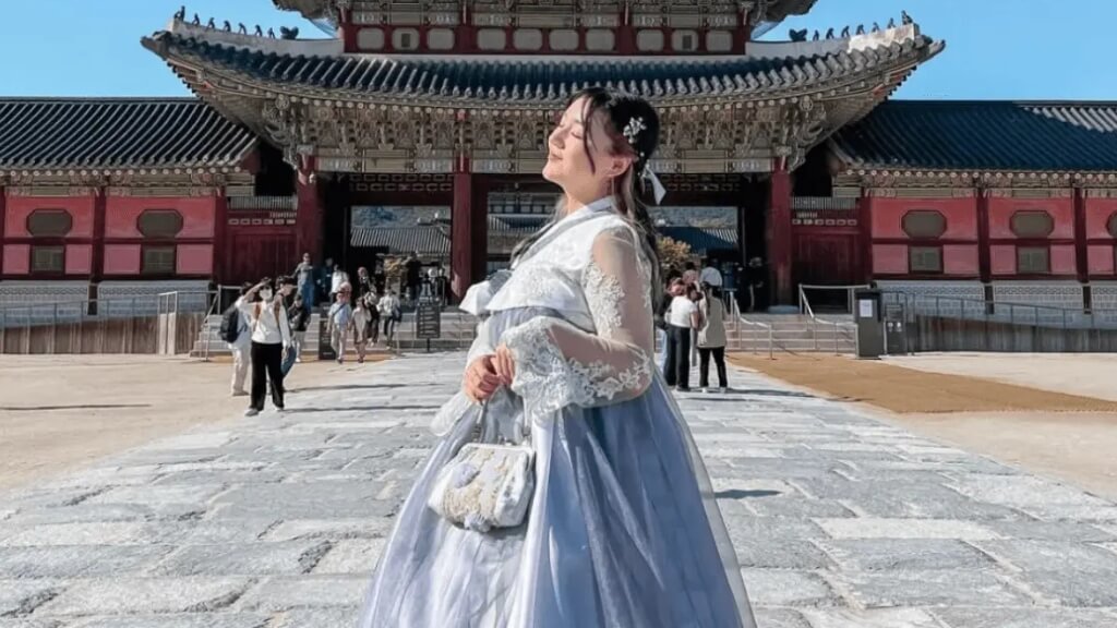 Cảnh Phúc Cung Viên Ngọc Hoàng Gia Giữa Thủ Đô Seoul