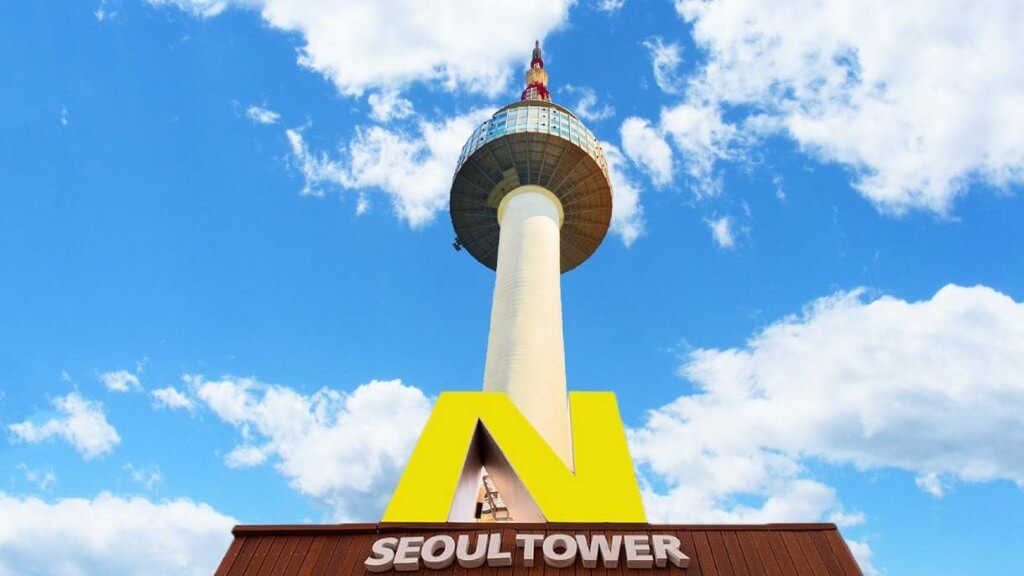 Tháp truyền hình N Seoul Tower biểu tượng của thủ đô Hàn Quốc