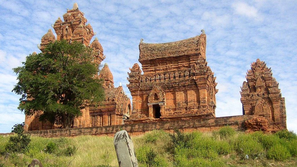 Tham quan Tháp Po Klong Garai