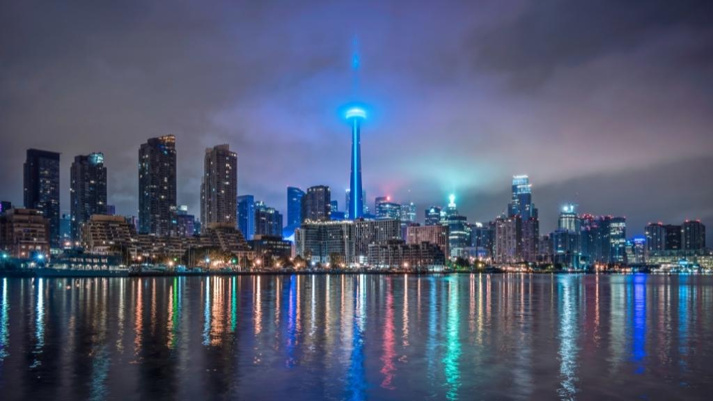 Thành phố Toronto lung linh về đêm