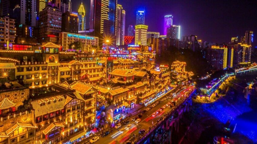 Khám Phá Trùng Khánh 5N4Đ – Thưởng Ngoạn Cổ Trấn Nghìn Năm & Công Viên Gấu Trúc