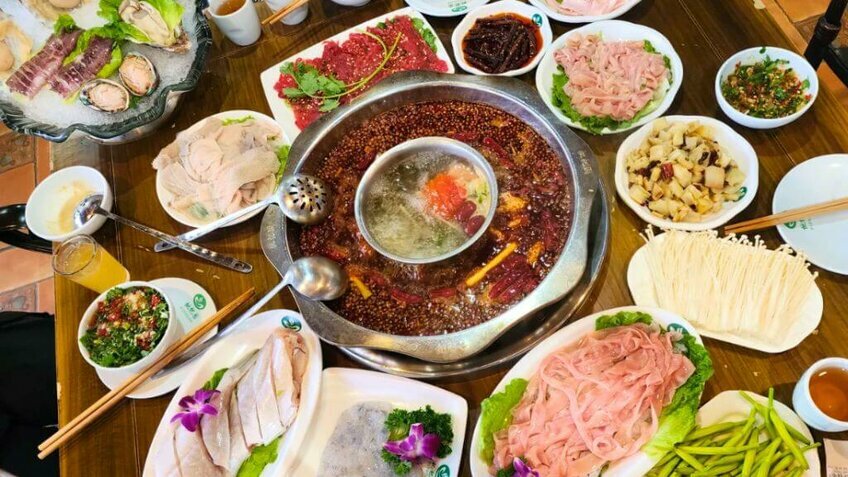 Khám Phá Trùng Khánh 5N4Đ – Thưởng Ngoạn Cổ Trấn Nghìn Năm & Công Viên Gấu Trúc