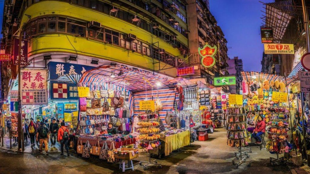 Chợ Quý Bà tấp nập với hàng ngàn du khách du lịch Hồng Kông