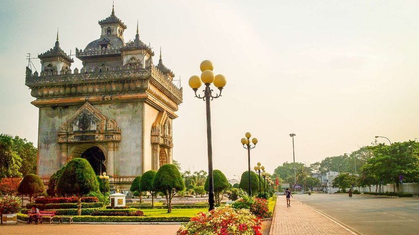 Tour Lào 4 Ngày 3 Đêm | Khám Phá Viêng Chăn – Luang Prabang – Pak Ou – Kuang Si